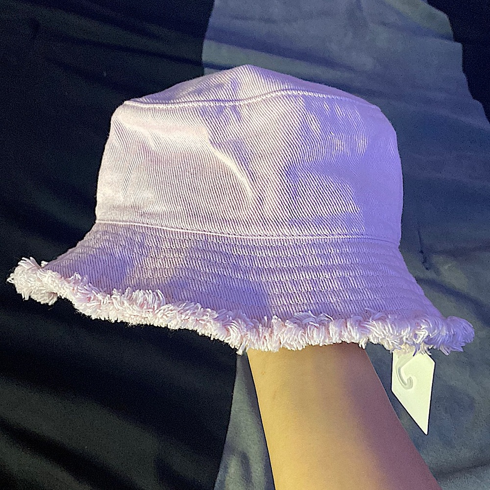 Bucket hat szn?